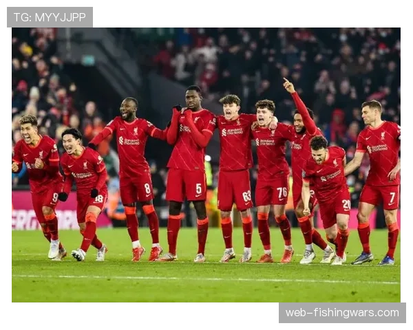 利物浦安菲尔德赛前默哀，致敬逝去传奇名宿