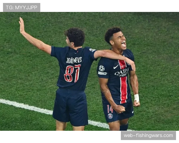 半场巴黎圣日耳曼1-0里尔，登贝莱远射破门