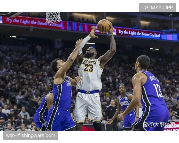 湖人105-99力克勇士迎三连胜,詹姆斯20+7+10领衔六人上双 湖人105-99力克勇士迎三连胜,詹姆斯20+7+10领衔六人上双