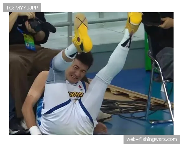 特写:关键时刻,孙铭徽突破分球助攻朱俊龙命中底角绝平三分 特写:关键时刻,孙铭徽突破分球助攻朱俊龙命中底角绝平三分