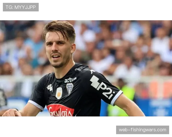 实时:洛里昂后卫塔勒比累计两张黄牌被罚下 实时:洛里昂后卫塔勒比累计两张黄牌被罚下